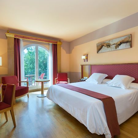 Hotel Fuente Las Piedras Кабра Екстериор снимка