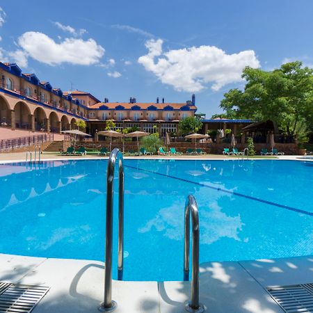 Hotel Fuente Las Piedras Кабра Екстериор снимка