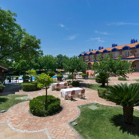 Hotel Fuente Las Piedras Кабра Екстериор снимка