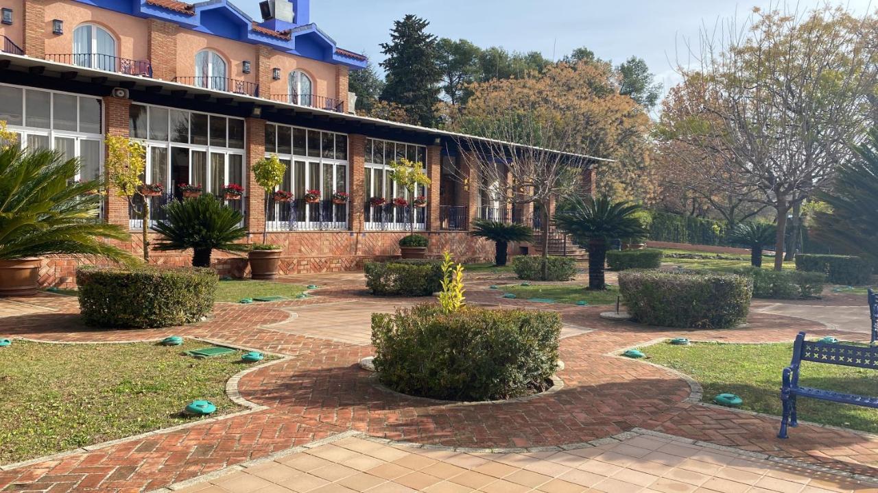 Hotel Fuente Las Piedras Кабра Екстериор снимка