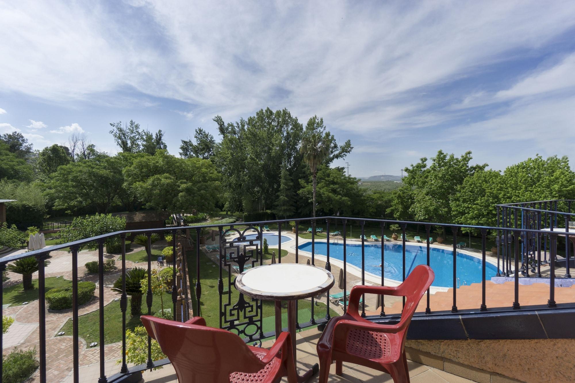 Hotel Fuente Las Piedras Кабра Екстериор снимка