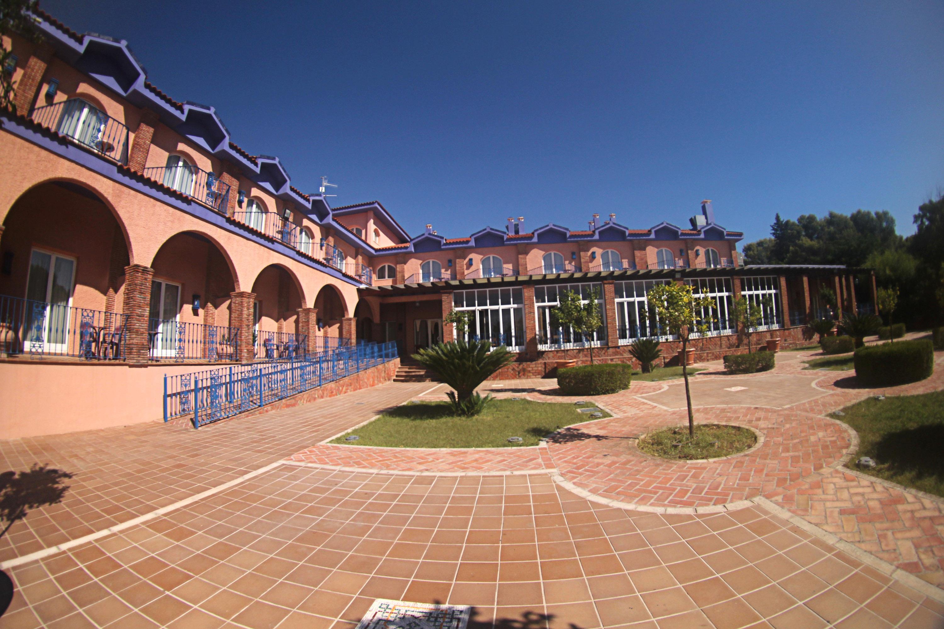 Hotel Fuente Las Piedras Кабра Екстериор снимка
