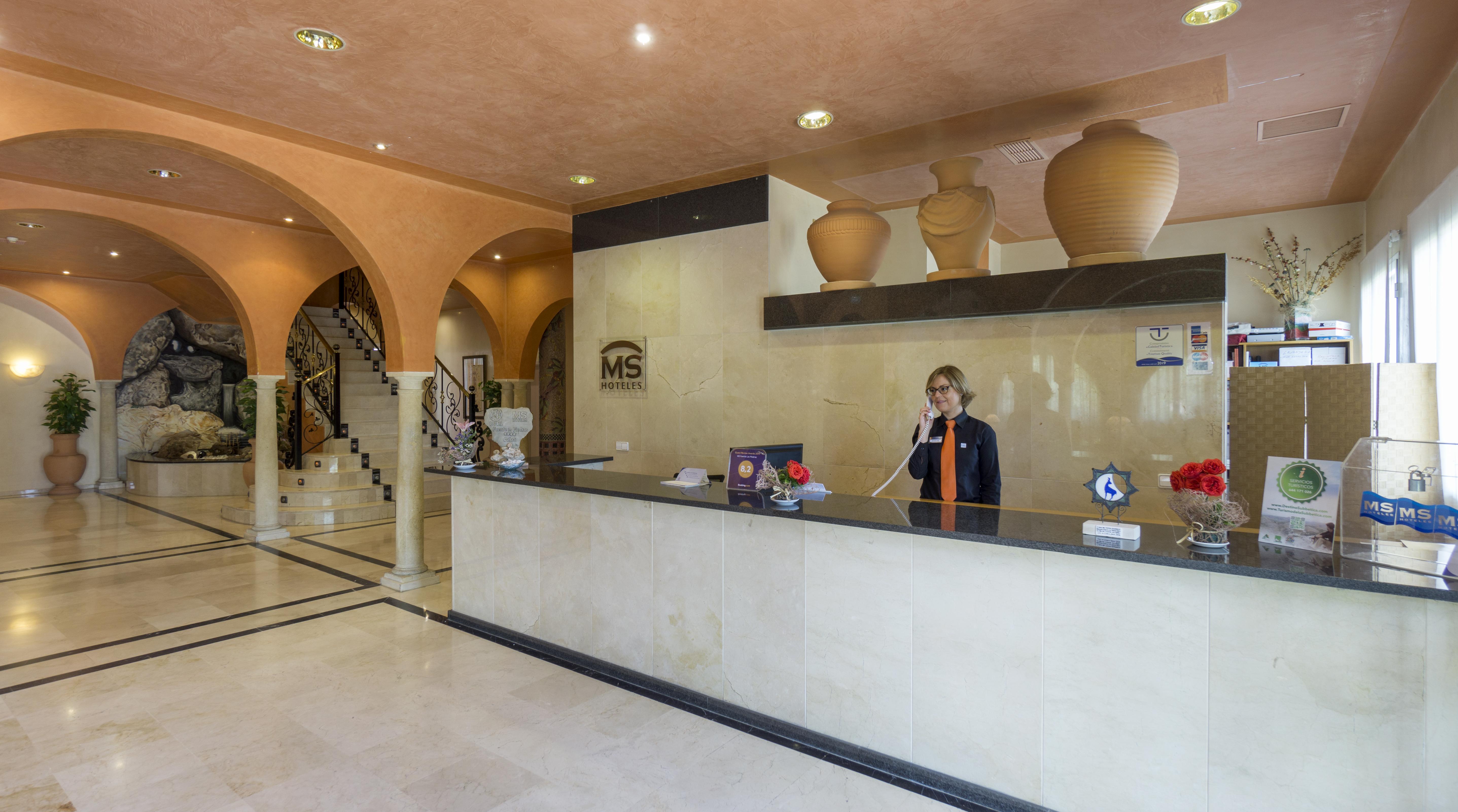 Hotel Fuente Las Piedras Кабра Екстериор снимка