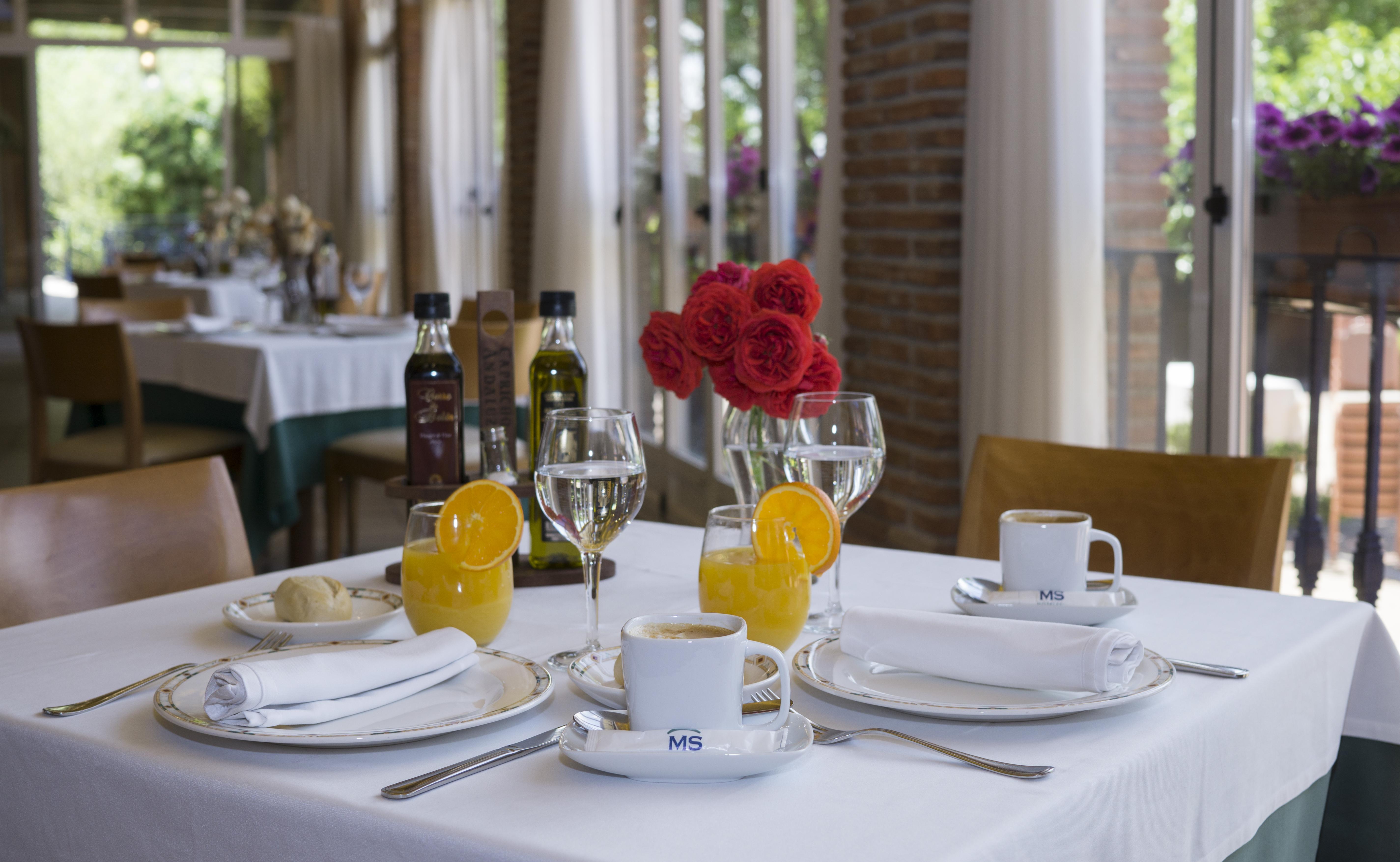 Hotel Fuente Las Piedras Кабра Екстериор снимка