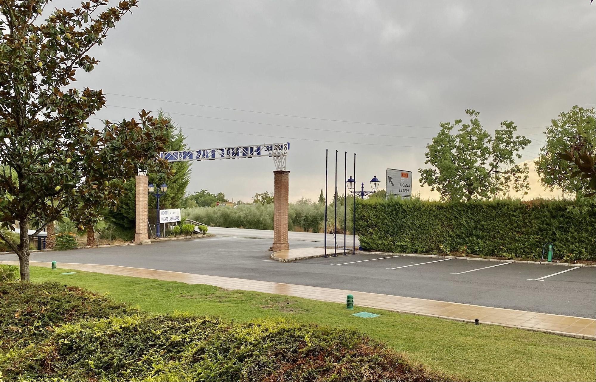 Hotel Fuente Las Piedras Кабра Екстериор снимка