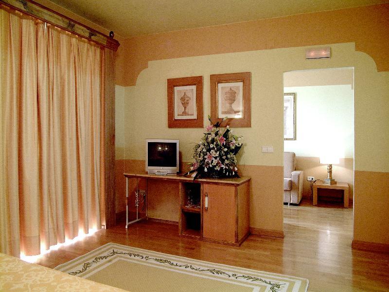 Hotel Fuente Las Piedras Кабра Екстериор снимка