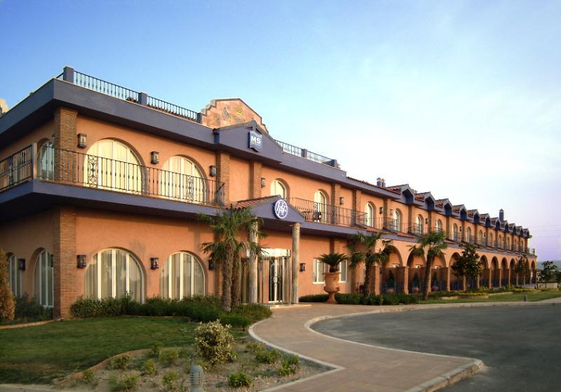 Hotel Fuente Las Piedras Кабра Екстериор снимка