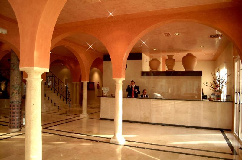 Hotel Fuente Las Piedras Кабра Екстериор снимка