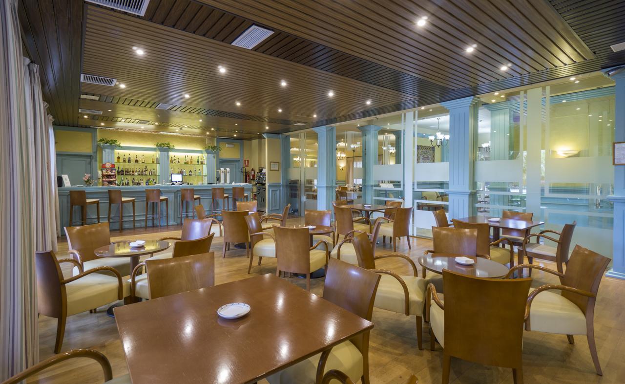 Hotel Fuente Las Piedras Кабра Екстериор снимка