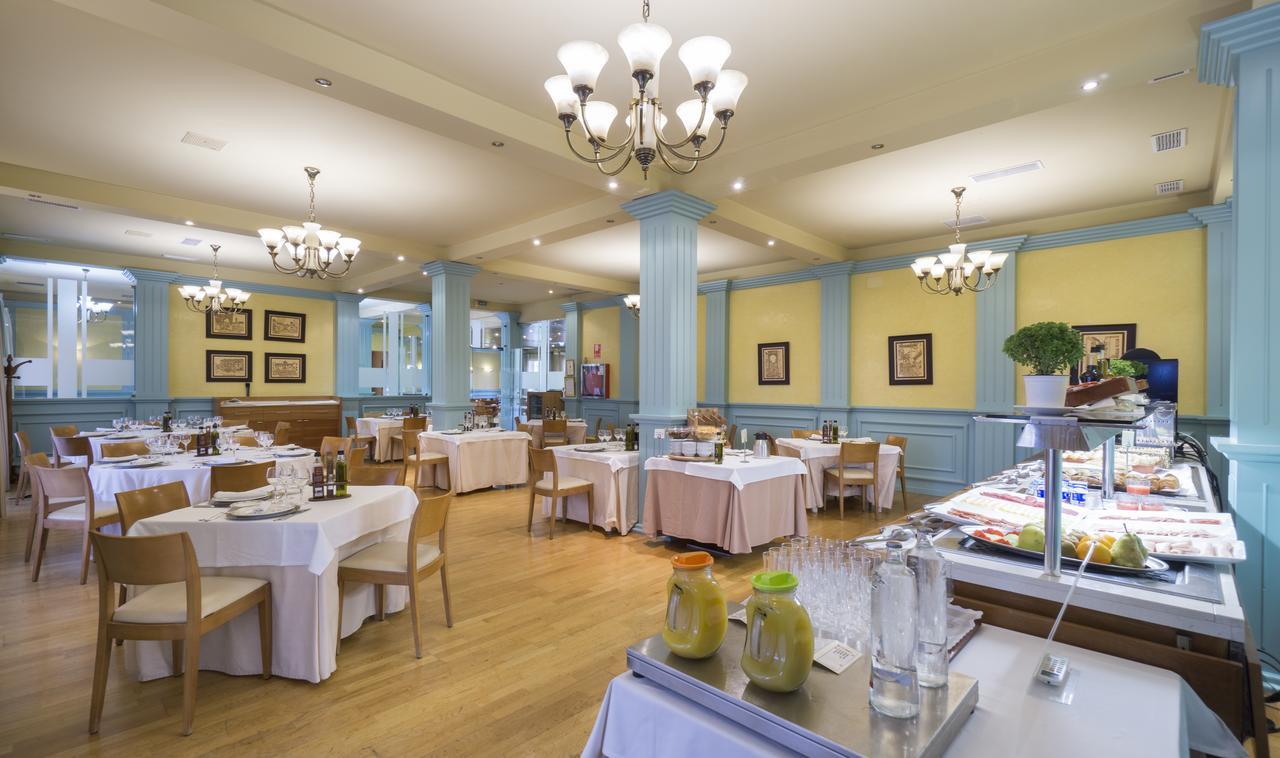 Hotel Fuente Las Piedras Кабра Екстериор снимка