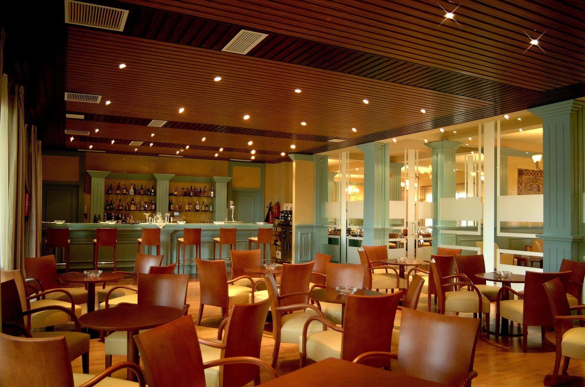 Hotel Fuente Las Piedras Кабра Екстериор снимка