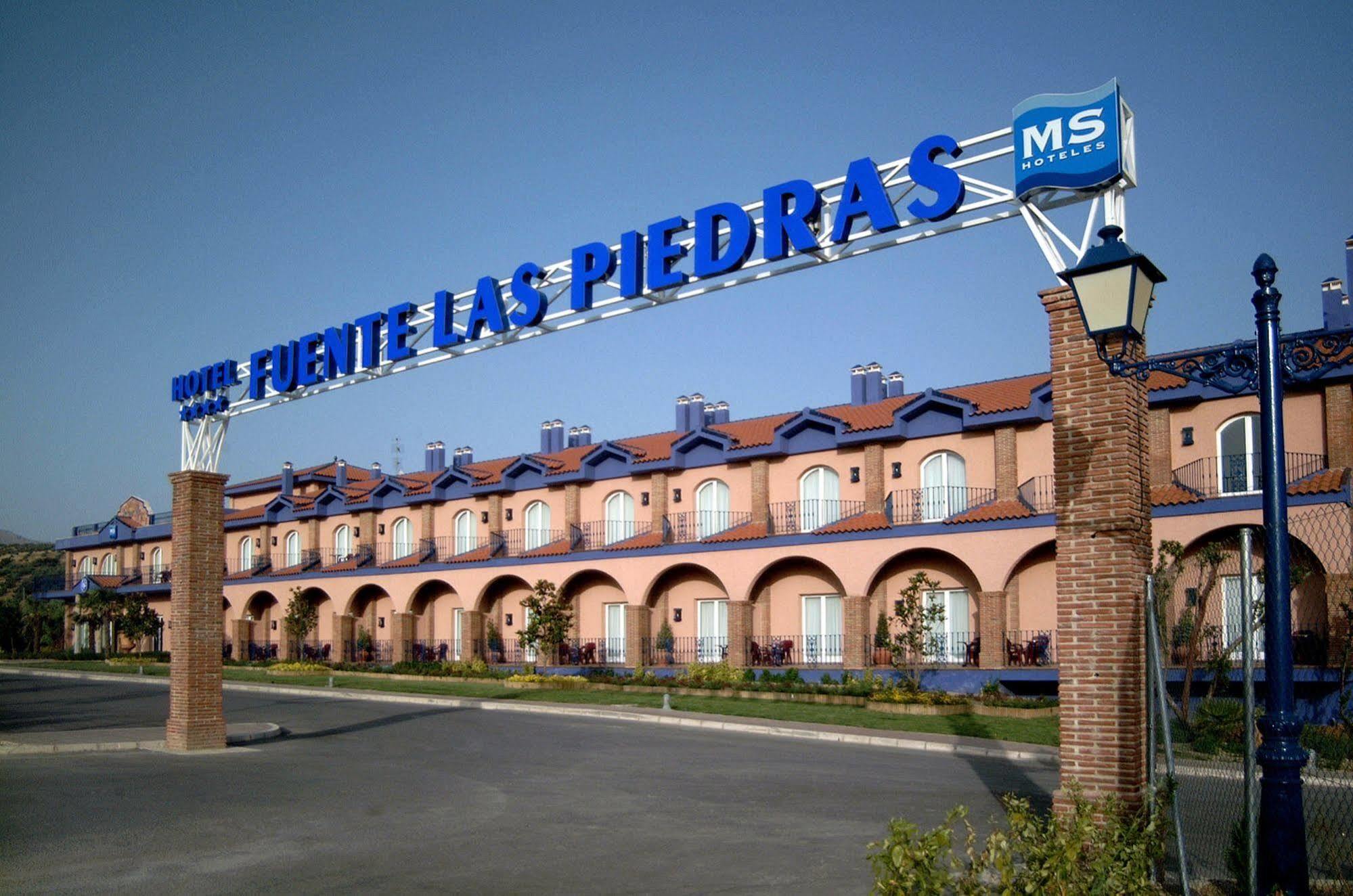 Hotel Fuente Las Piedras Кабра Екстериор снимка
