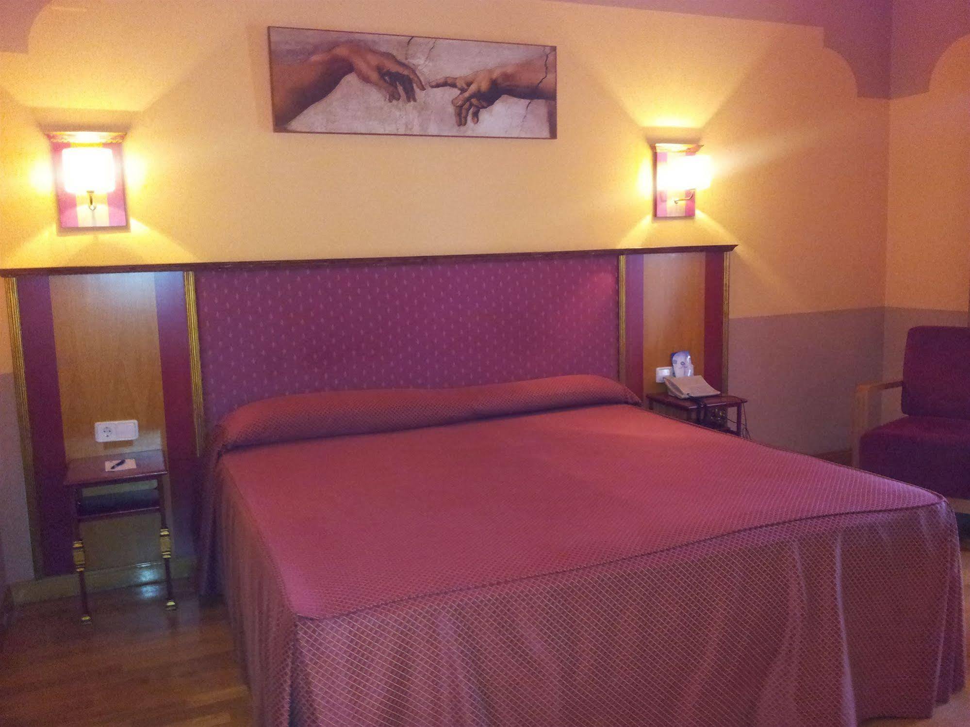 Hotel Fuente Las Piedras Кабра Екстериор снимка