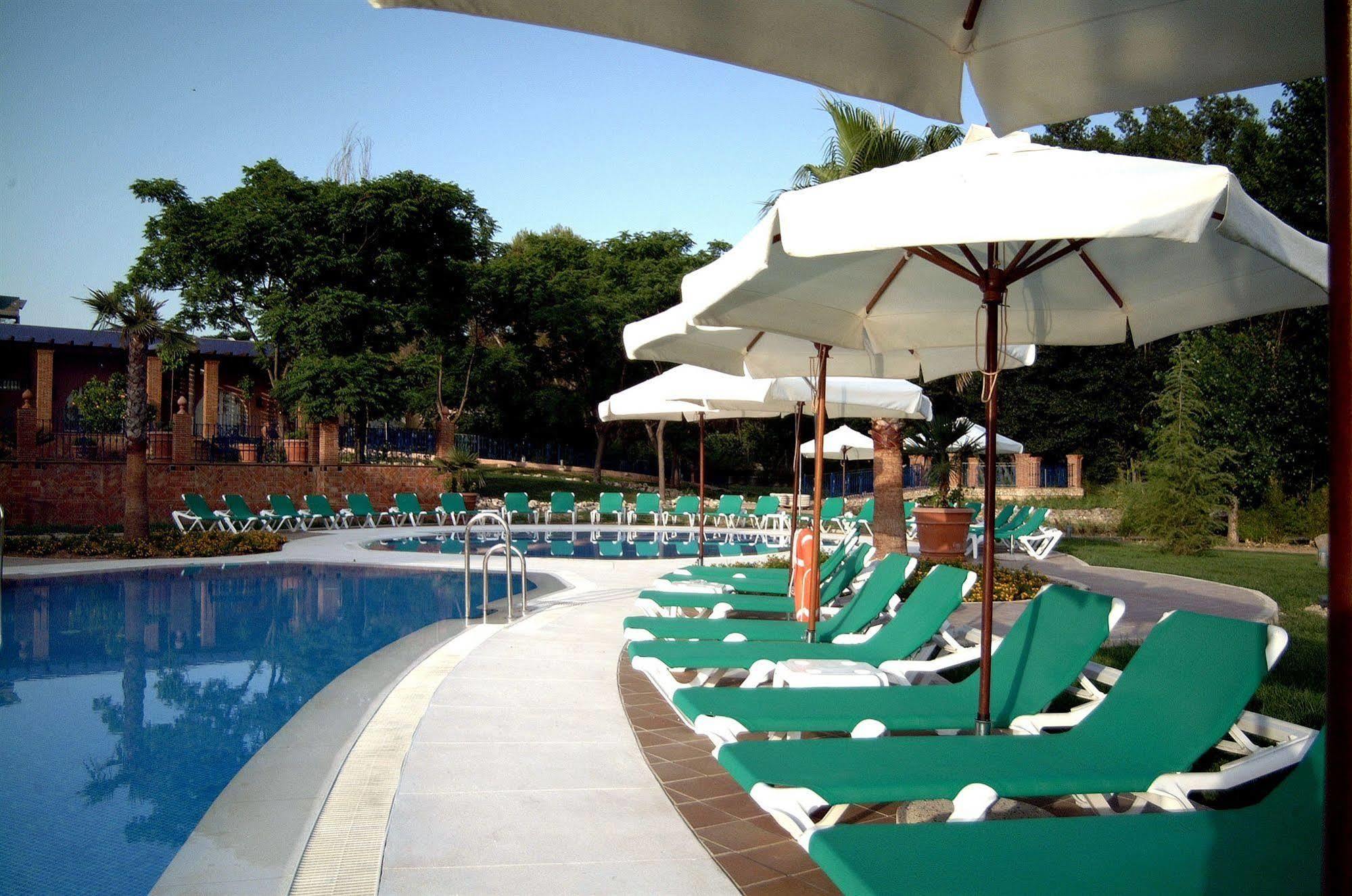 Hotel Fuente Las Piedras Кабра Екстериор снимка