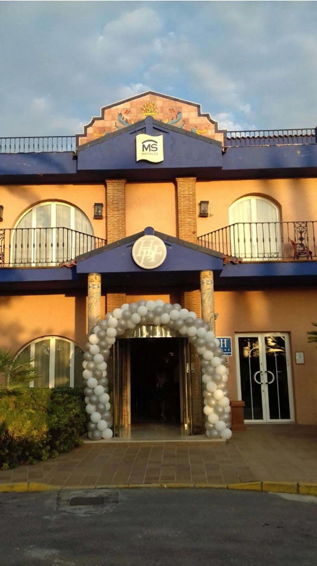 Hotel Fuente Las Piedras Кабра Екстериор снимка